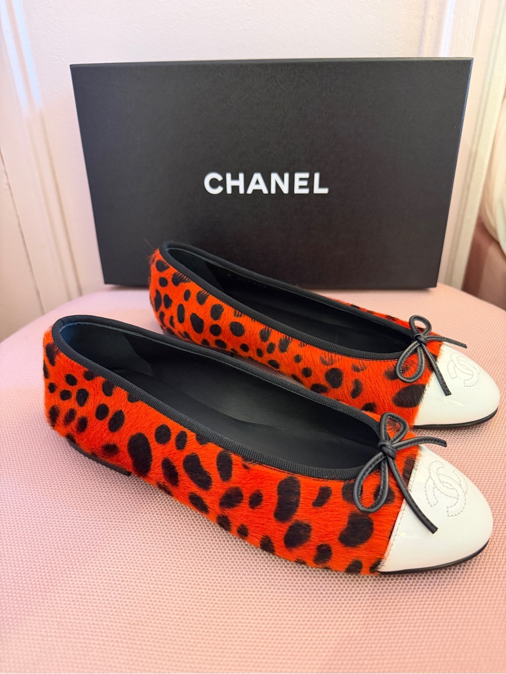 Chanel MÉTIERS D’ART 26 Red Orange Black White Pony Hair Animal Print Flats 37.5 - Picture 8 of 16